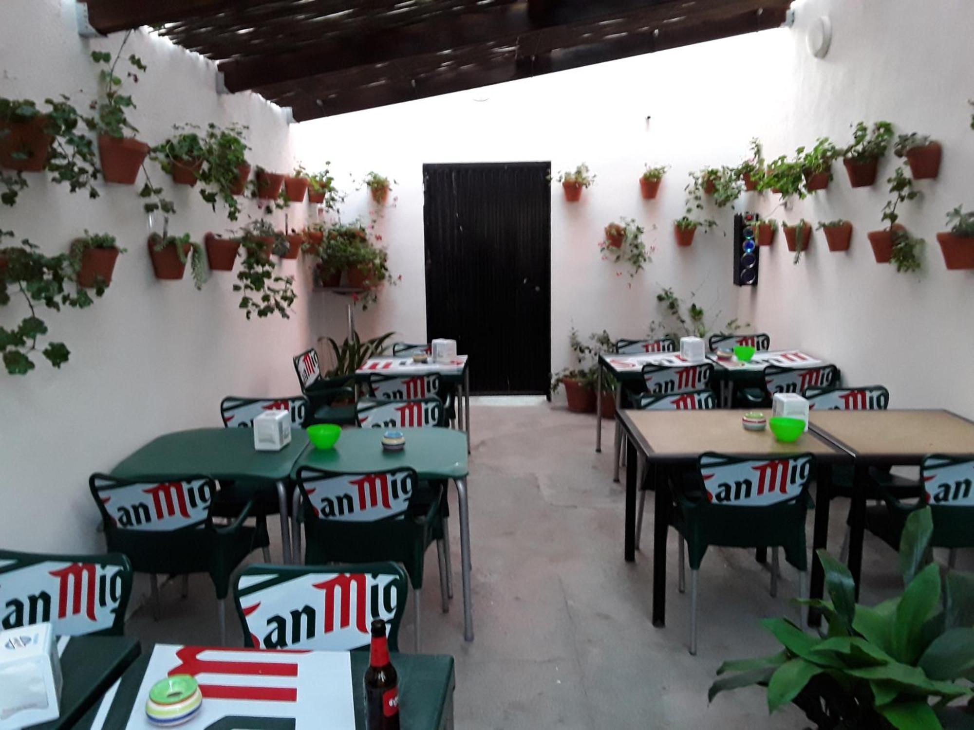 Hostal Miguel Calahonda Exterior photo